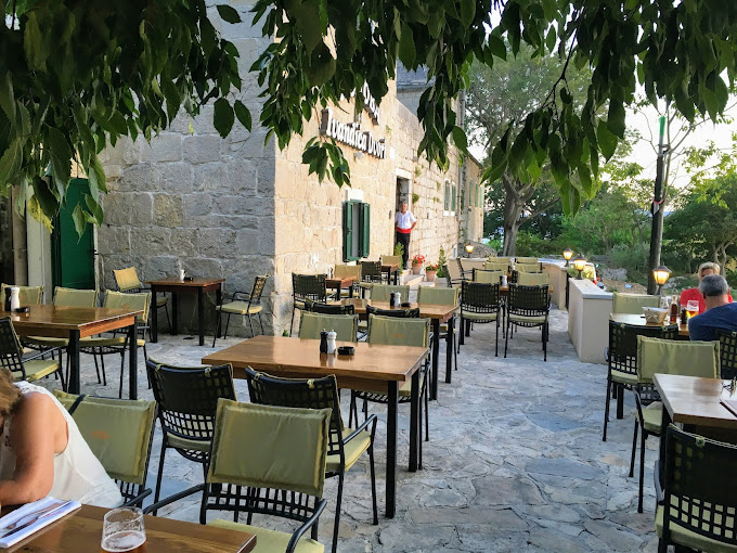 Konoba Ivandića Dvori