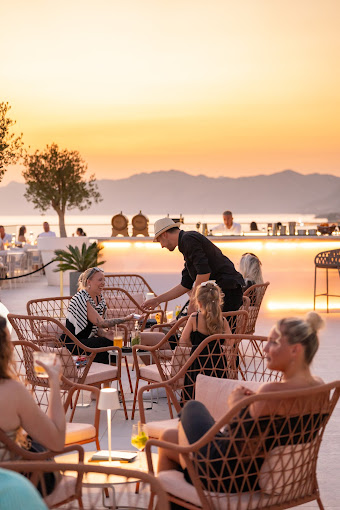 Restoran Vira Rooftop Dining and Bar - Slika 3